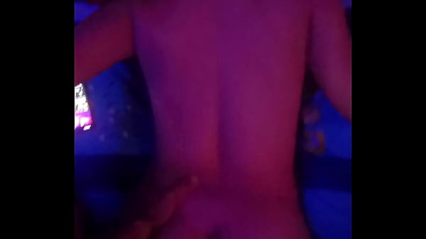 Tiene un rico culo la mujer de mi tio