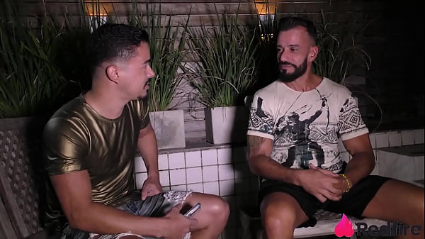 Safada Débora Andrade acionou o contatinho pra trazer um amigo e fazer DP a vera!