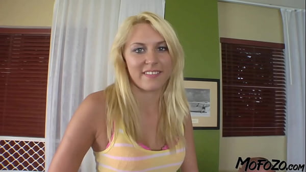MOFOZO.com – 19 Year Old Amateur Gets A Facial